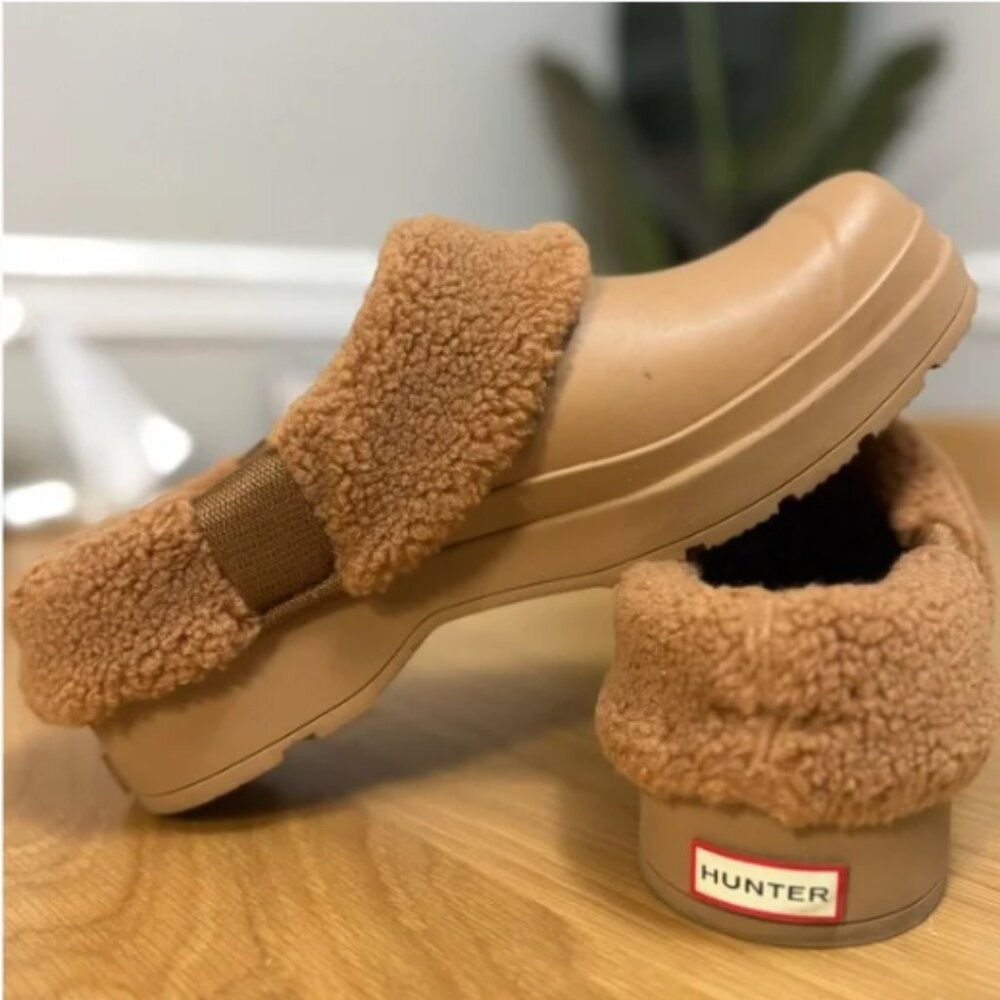 Hunter Tan Shearling-Lined Clog Mules